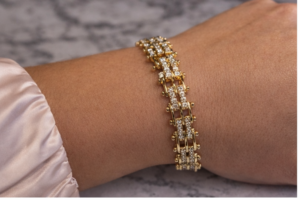 Bracelet clasp detail